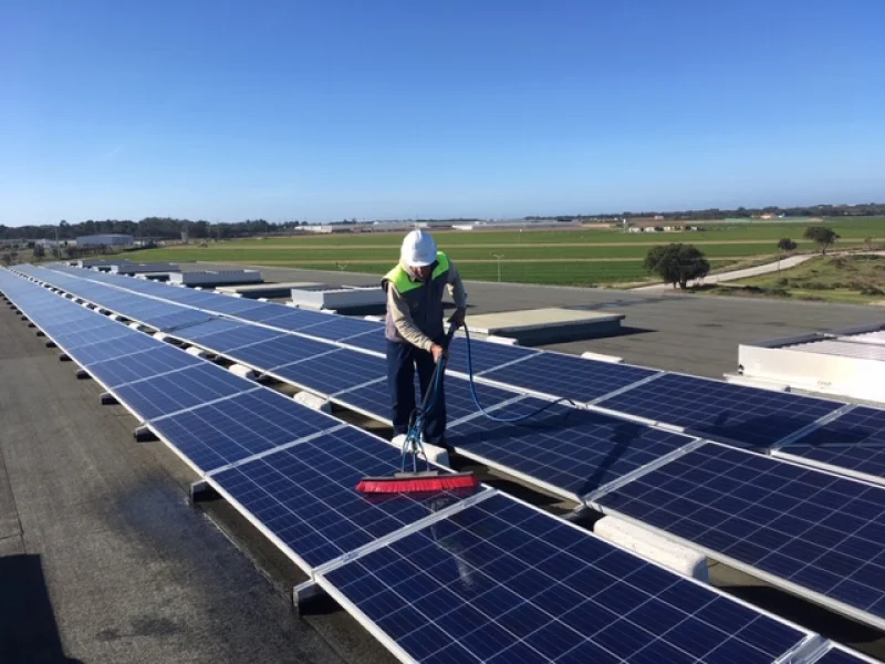 limpeza-placa-fotovoltaica-valor
